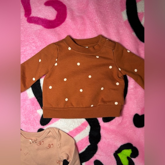 Newborn girl onesie bundle - Picture 4 of 8